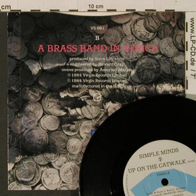 Simple Minds: Up On The Catwalk/A Brass Band In A, Virgin(VS 661), UK, 1984 - 7inch - T3447 - 3,00 Euro