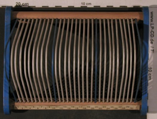 Single-Ständer klein: für 30 Singles, 21cm x 16,5 x 11,5, Beco blau/weiß/Holz,  Typ: Zubeh Best.-Nr.: Z130 Preis: 10,00 Euro