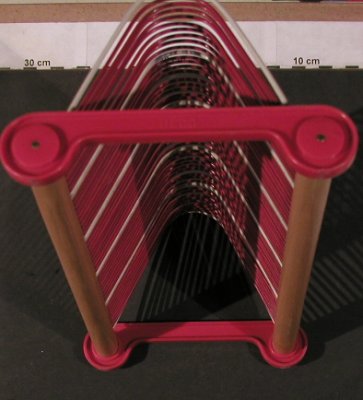 Single-Ständer groß: für 50 Singles, 32cm x 16,5 x 11,5, Beco rot/weiß/Holz,  Typ: Zubeh Best.-Nr.: Z132 Preis: 17,50 Euro
