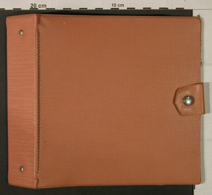 Single Album Kunststoff: braun, gemustert, 18 Taschen,  Typ: Album Best.-Nr.: Z60 Preis: 5,00 Euro