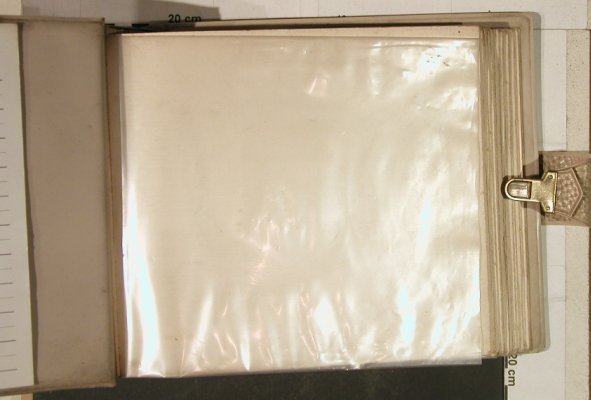 Single Album Kunststoff: Beige - Ton und Bild, vg-, 16 Taschen, Verschluß Typ: Album Best.-Nr.: Z89 Preis: 3,00 Euro